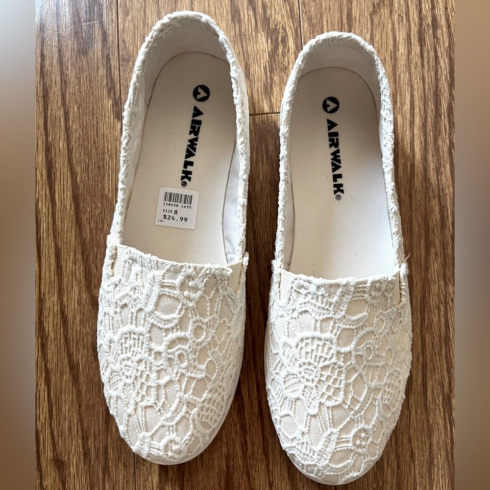 Airwalk Women’s Shoes Slip On Beige Floral Shoes Size 8 Canvas Shoes